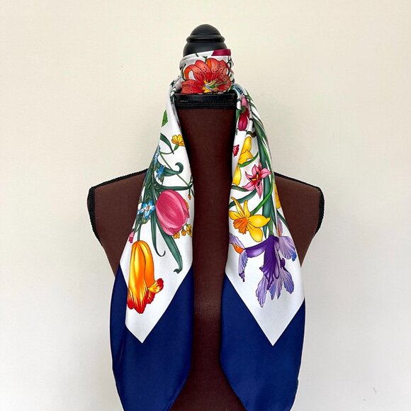 Gucci Silk Wrap Flora 1 Print Multicolor Blue Border Scarf - Picture 14 of 16